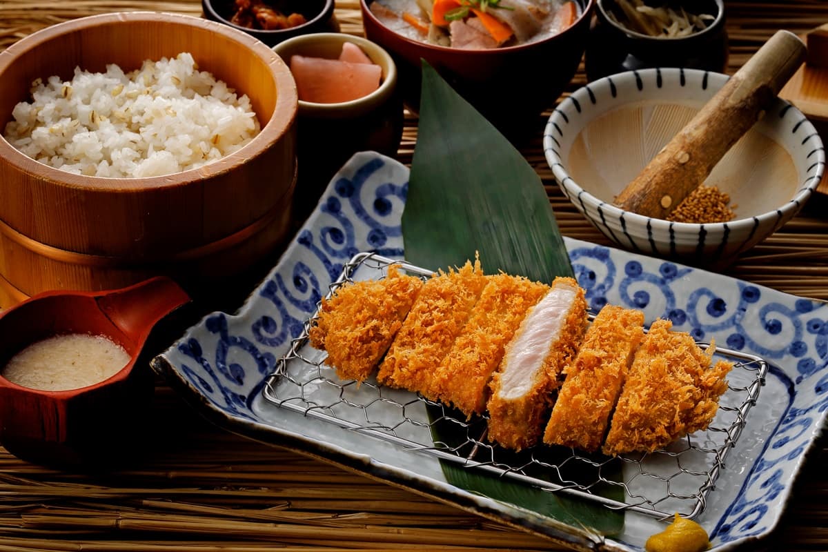 快閃3天「豬排買一送一」!155元起無限續飯湯、高麗菜,5款限定豬排搶先看 快閃3天「豬排買一送一」!155元起無限續飯湯、高麗菜,5款限定豬排搶先看