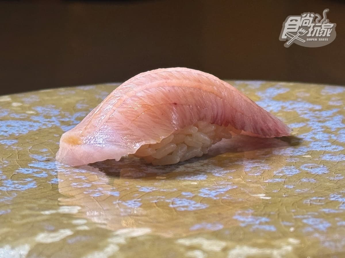 【新開店】蟹黃麵加白松露!すし謙開幕推「萬元大閘蟹宴」,牡丹蝦壽司會發光 【新開店】蟹黃麵加白松露!すし謙開幕推「萬元大閘蟹宴」,牡丹蝦壽司會發光