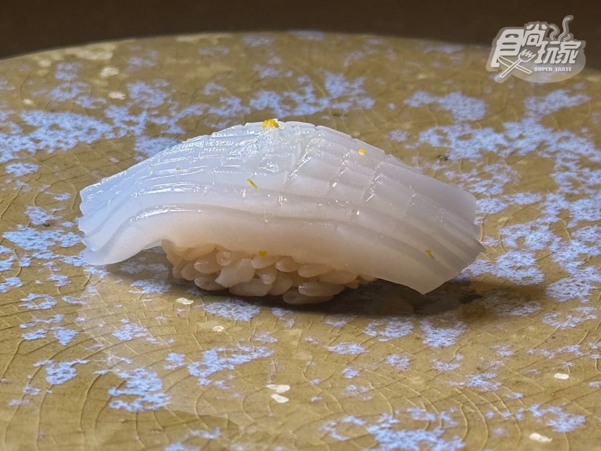 【新開店】蟹黃麵加白松露!すし謙開幕推「萬元大閘蟹宴」,牡丹蝦壽司會發光 【新開店】蟹黃麵加白松露!すし謙開幕推「萬元大閘蟹宴」,牡丹蝦壽司會發光