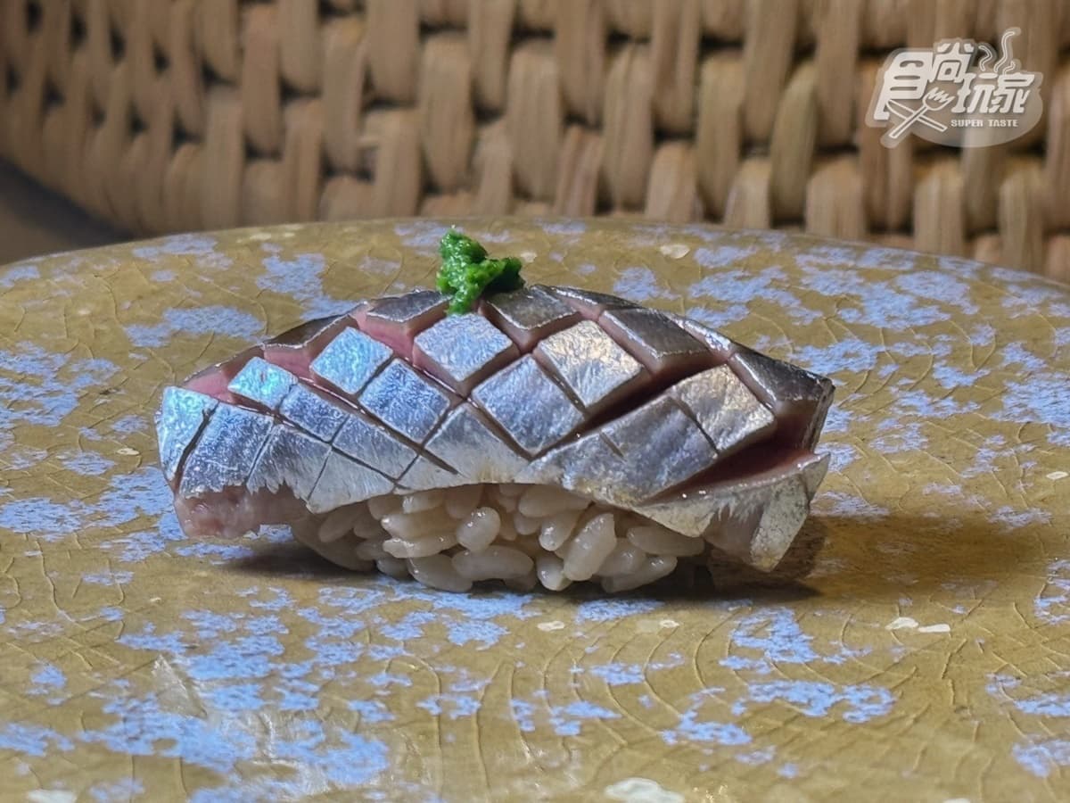 【新開店】蟹黃麵加白松露!すし謙開幕推「萬元大閘蟹宴」,牡丹蝦壽司會發光 【新開店】蟹黃麵加白松露!すし謙開幕推「萬元大閘蟹宴」,牡丹蝦壽司會發光