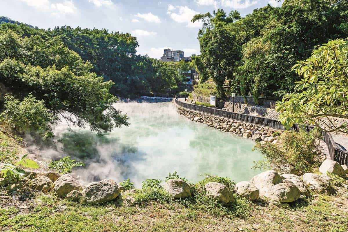 出遊就能大轉運!2025蛇年12生肖開運景點,4生肖去「這地」有望財富加倍 出遊就能大轉運!2025蛇年12生肖開運景點,4生肖去「這地」有望財富加倍