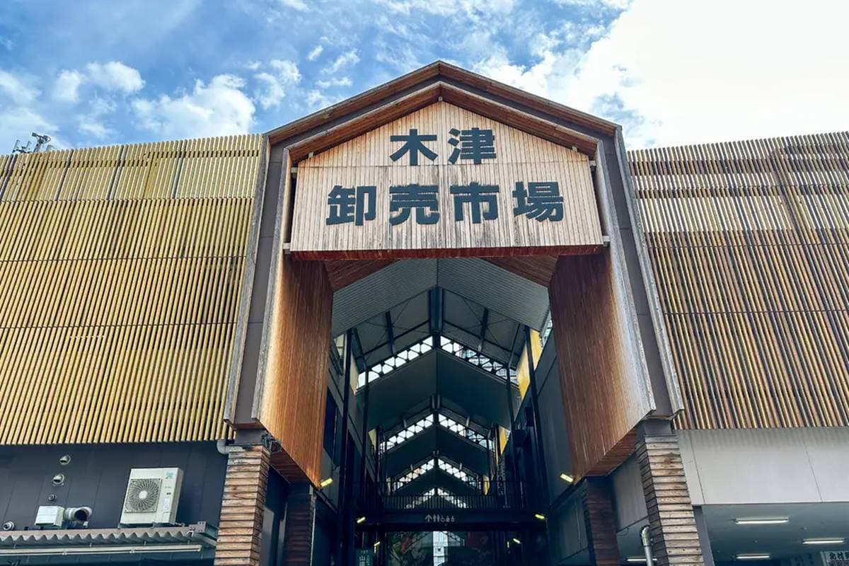觀光客還不知道!大阪300年「最狂美食市場」,高CP生蠔、生魚片150攤任選 觀光客還不知道!大阪300年「最狂美食市場」,高CP生蠔、生魚片150攤任選