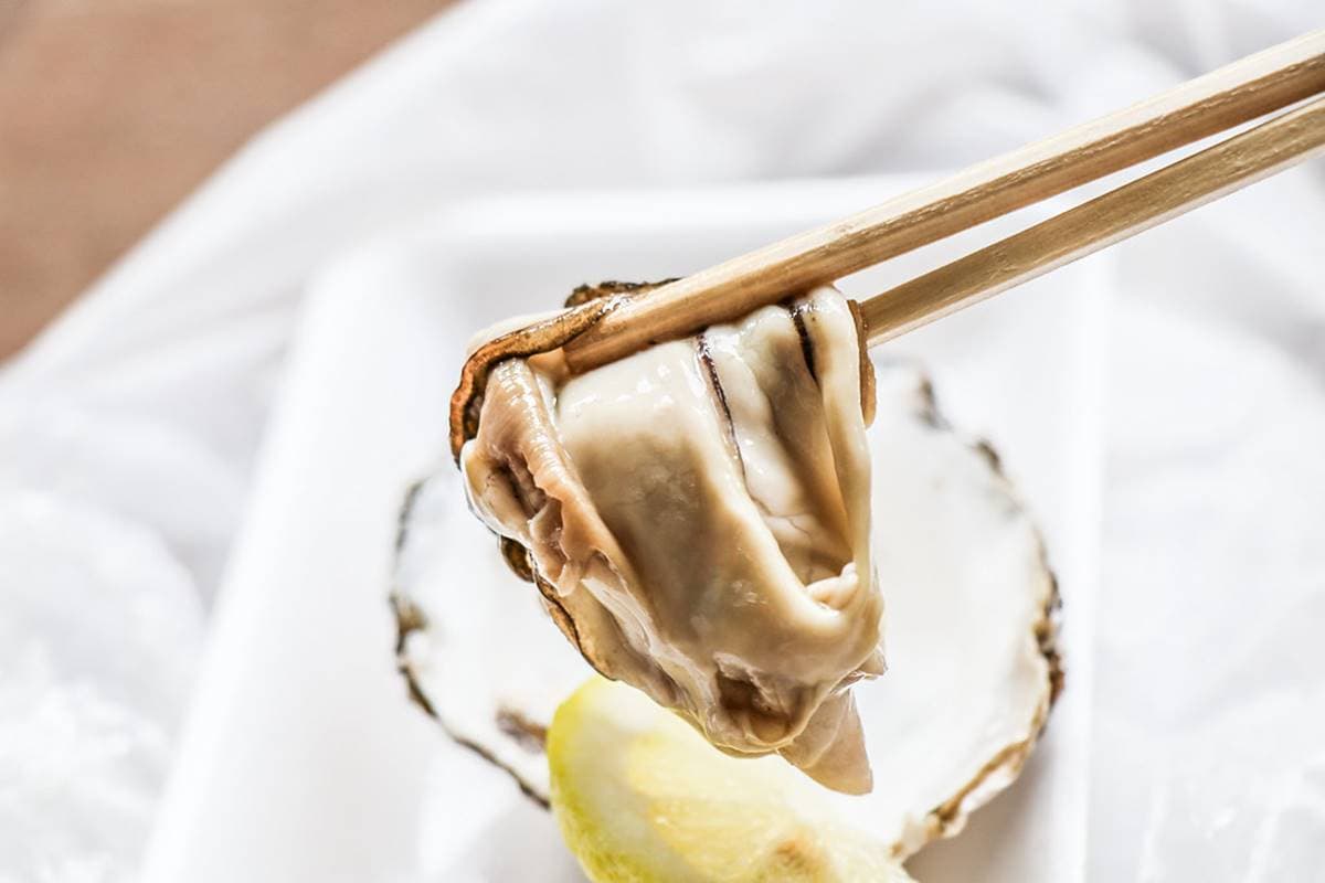 觀光客還不知道!大阪300年「最狂美食市場」,高CP生蠔、生魚片150攤任選 觀光客還不知道!大阪300年「最狂美食市場」,高CP生蠔、生魚片150攤任選