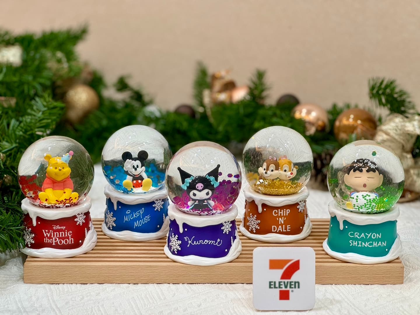 7-11最美10款聖誕水晶球!KITTY、蠟筆小新7大IP,台版「栗子提拉米蘇杯」開賣 7-11最美10款聖誕水晶球!KITTY、蠟筆小新7大IP,台版「栗子提拉米蘇杯」開賣