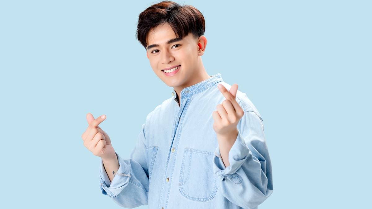 好人一生平安!日本公認5種「大好人行為」:拍團體照時「有這舉動」的人