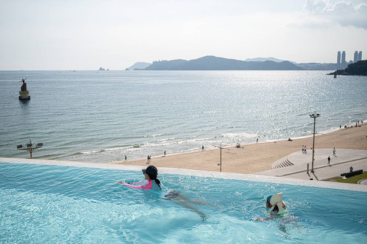 超狂「海景第一排」水樂園!室內冒險區小孩最愛,美景桑拿房體驗親子汗蒸幕 超狂「海景第一排」水樂園!室內冒險區小孩最愛,美景桑拿房體驗親子汗蒸幕