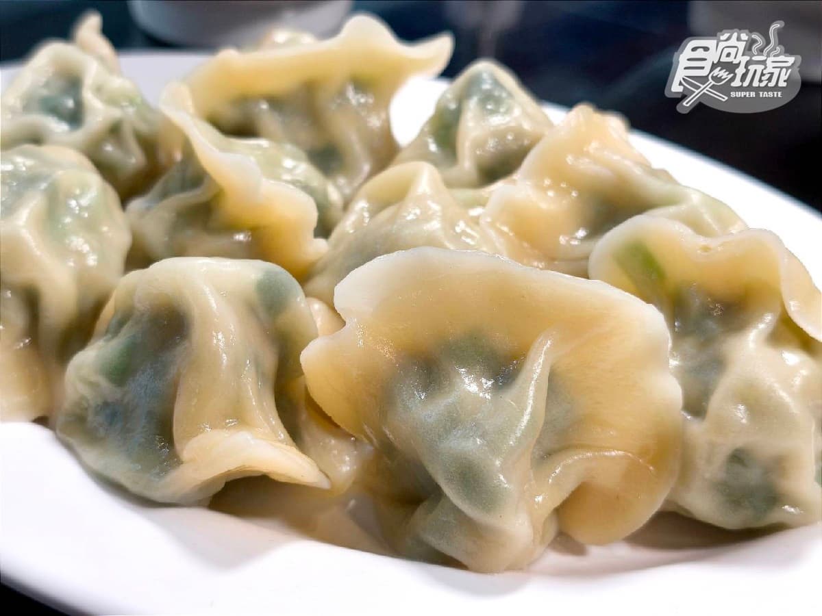 台北人氣最狂水餃店!海味爆棚「干貝水餃」、肥碩韭菜水餃,排到天荒地老也要吃(中獎公布) 台北人氣最狂水餃店!海味爆棚「干貝水餃」、肥碩韭菜水餃,排到天荒地老也要吃(中獎公布)