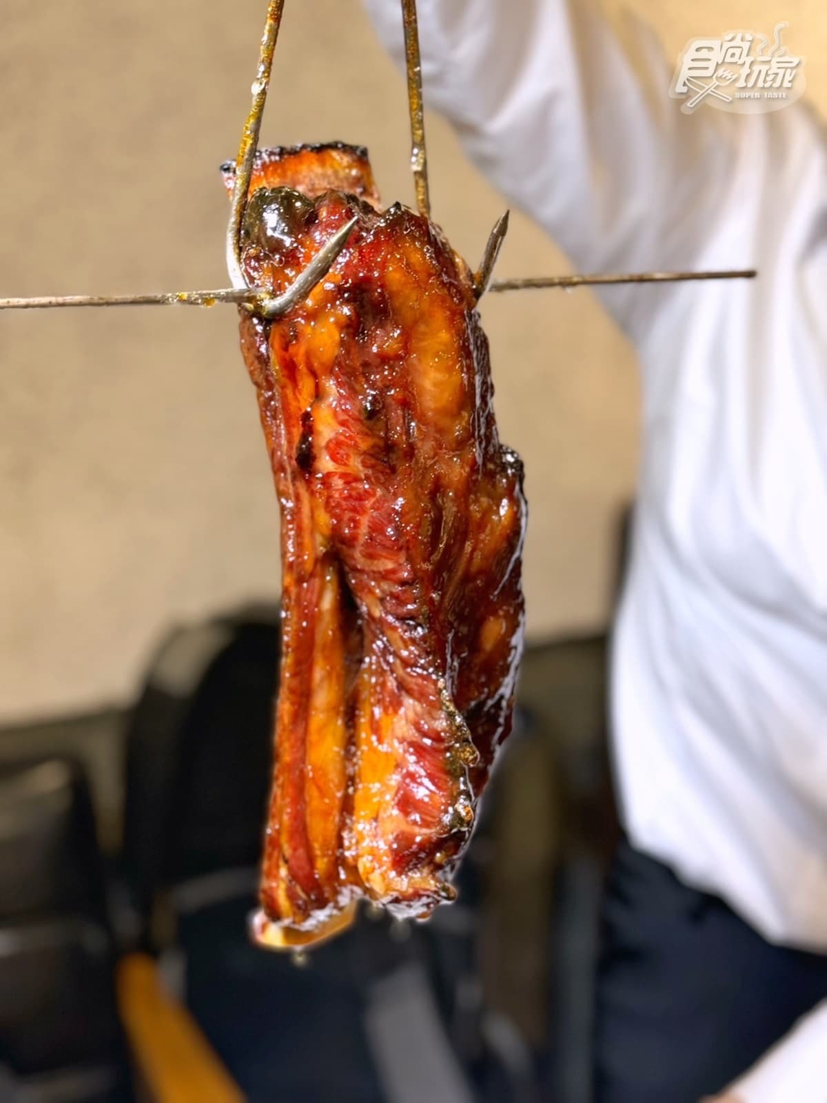 濃醇雞湯不摻一滴水!台北老饕最愛「老宅私廚」秋冬新菜,為熬牛蹄費時逾1年 濃醇雞湯不摻一滴水!台北老饕最愛「老宅私廚」秋冬新菜,為熬牛蹄費時逾1年