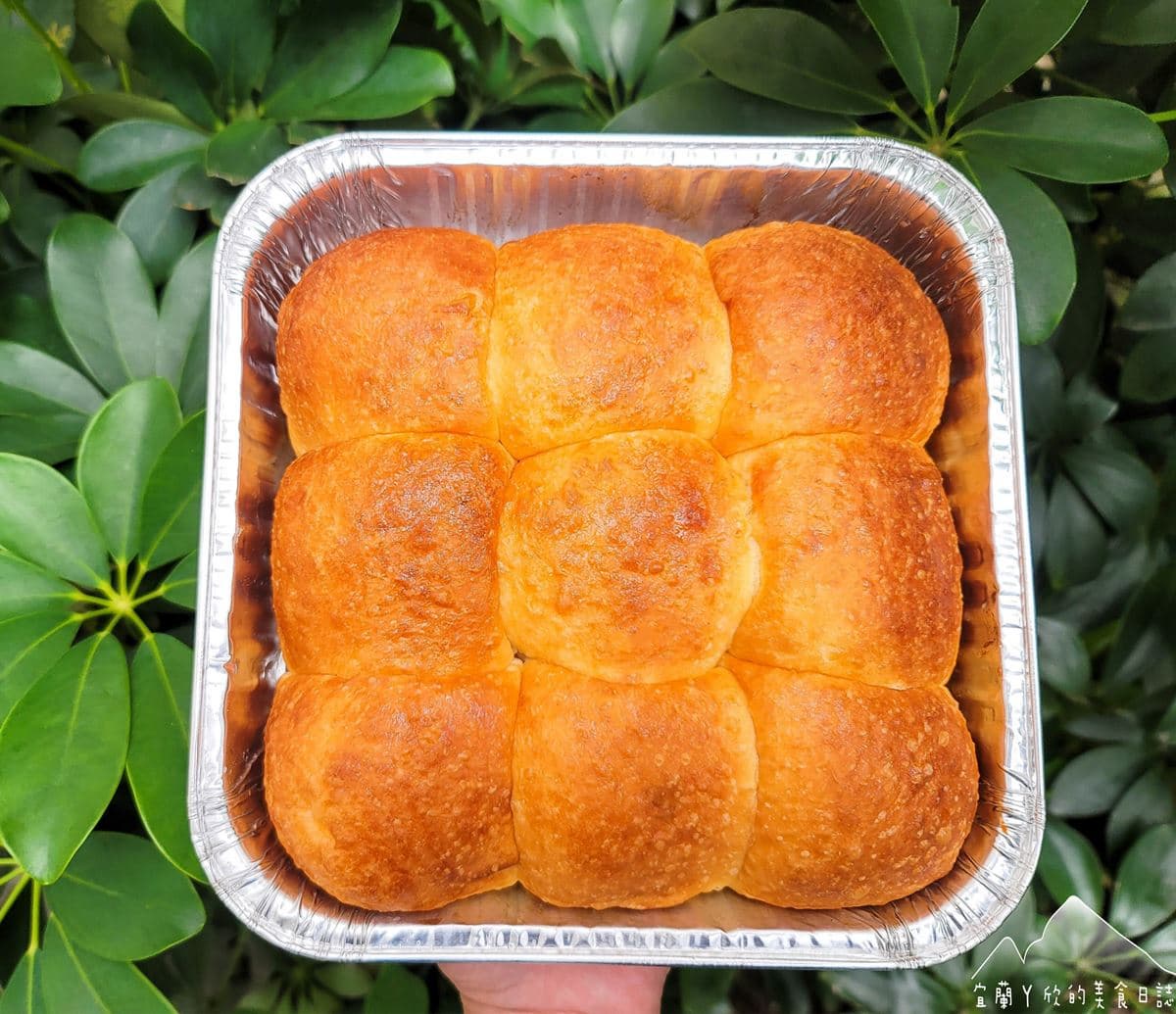 宜蘭最美伴手禮在這!期間限定「草莓餐包」登場,麵包塞入整隻烤雞有夠狂 宜蘭最美伴手禮在這!期間限定「草莓餐包」登場,麵包塞入整隻烤雞有夠狂