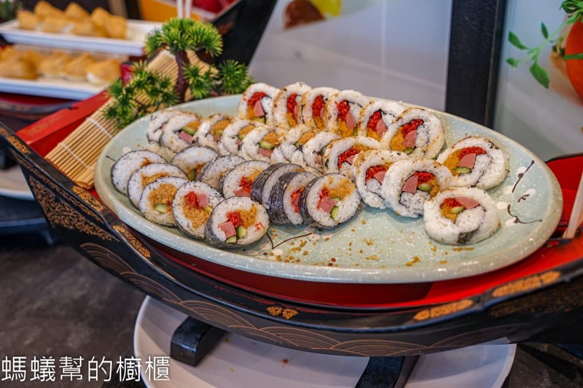 295元自助吧吃到飽!超低調「平價牛排」還能煮麵,壽司、關東煮、水果無限夾 295元自助吧吃到飽!超低調「平價牛排」還能煮麵,壽司、關東煮、水果無限夾