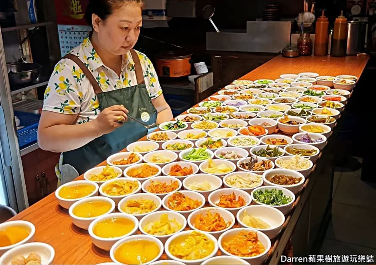 最低只要220元!40款韓式小菜、飲料吃到飽,肉控必嗑「巨無霸銅盤烤肉」 40種豐富小菜區吃到飽