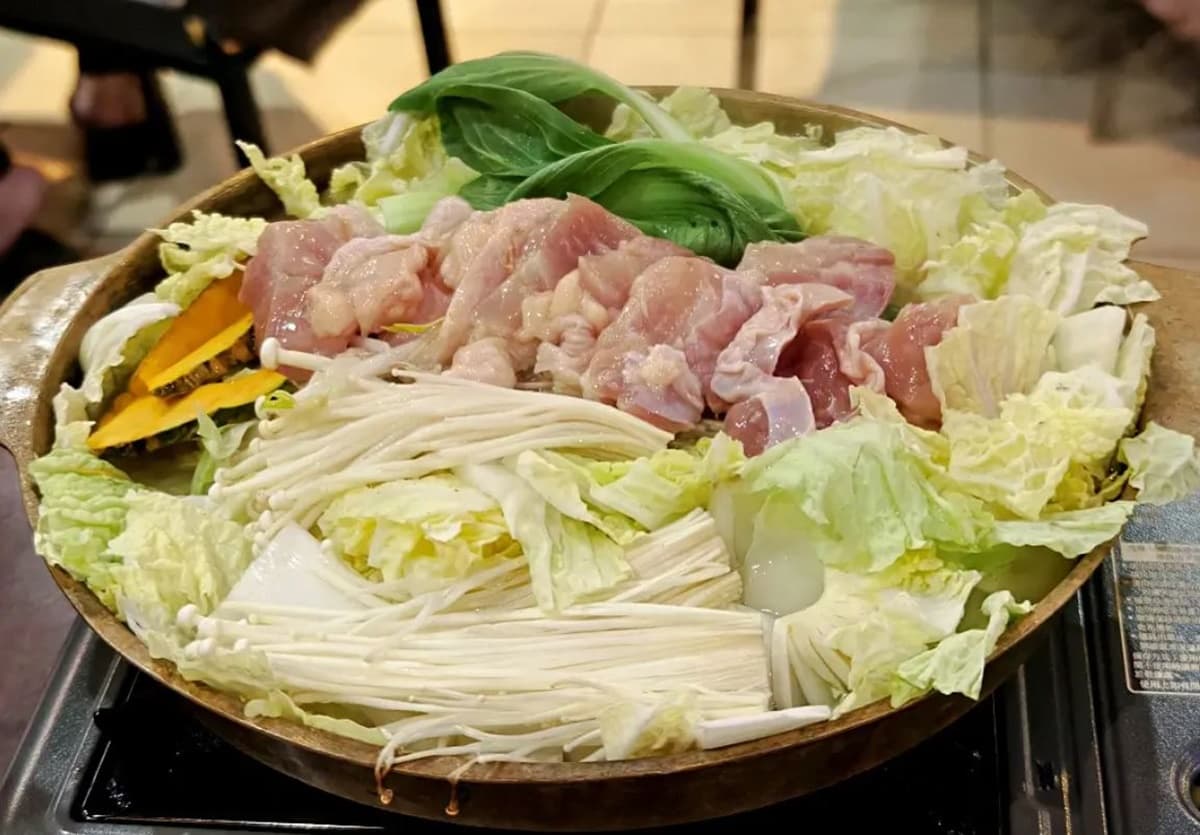 最低只要220元!40款韓式小菜、飲料吃到飽,肉控必嗑「巨無霸銅盤烤肉」 肉控必點銅盤烤肉、韓式泡菜鍋