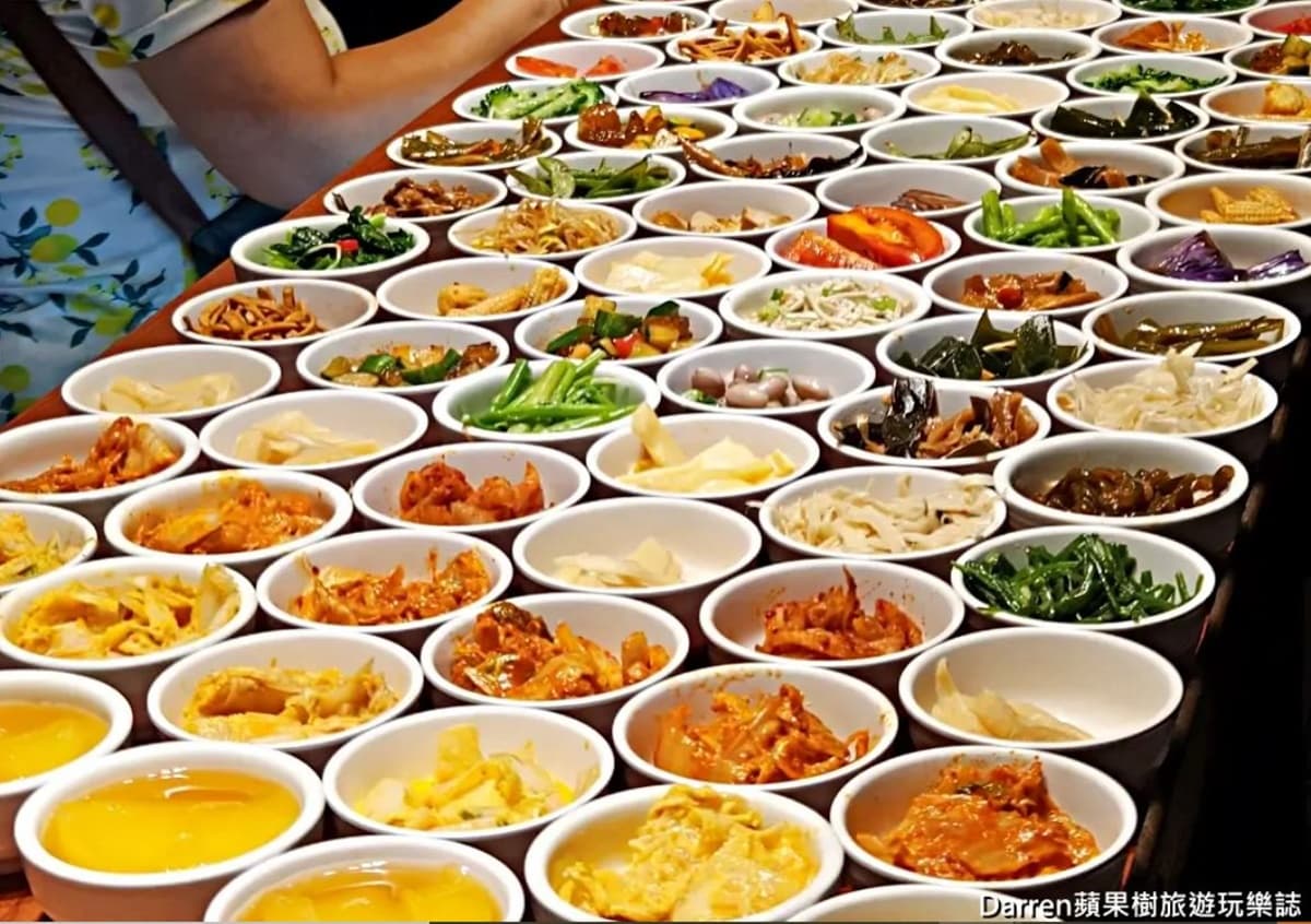 最低只要220元!40款韓式小菜、飲料吃到飽,肉控必嗑「巨無霸銅盤烤肉」 40種豐富小菜區吃到飽