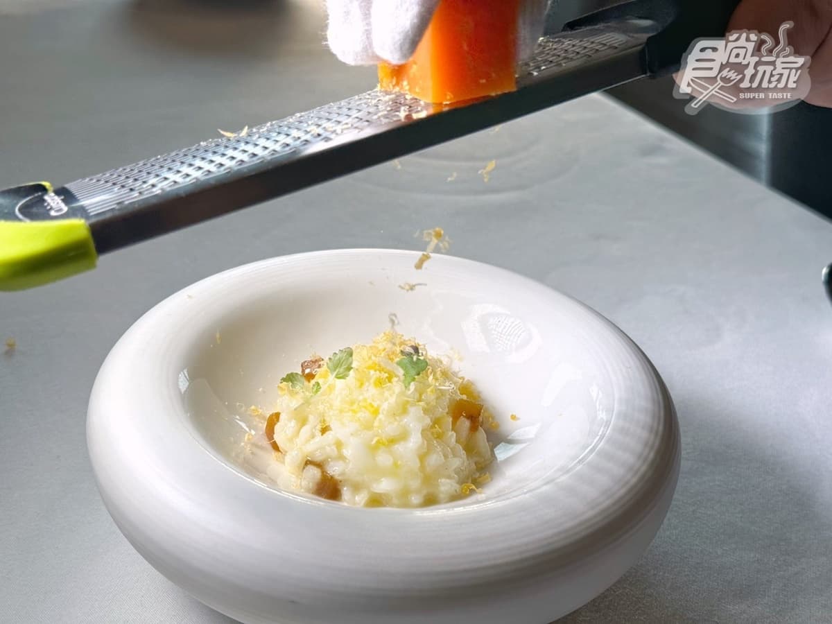 爽泡白磺泉、吃和牛套餐!開箱北投溫泉「湯泡飯」,度過奢華半日遊 爽泡白磺泉、吃和牛套餐!開箱北投溫泉「湯泡飯」,度過奢華半日遊