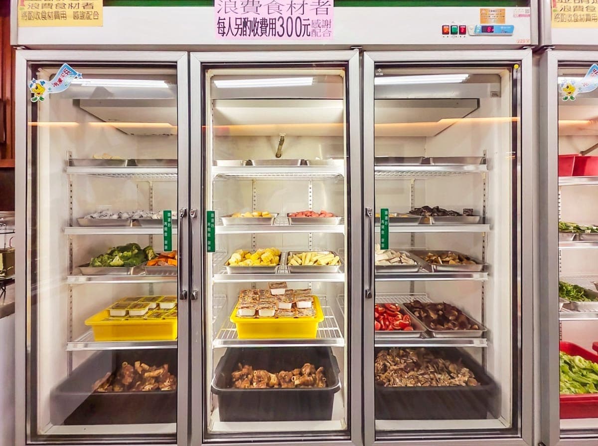 香菜、蒜苗無限加!桃園老字號「羊肉爐吃到飽」只要520元,爽嗑爆量羊大骨 香菜、蒜苗無限加!桃園老字號「羊肉爐吃到飽」只要520元,爽嗑爆量羊大骨