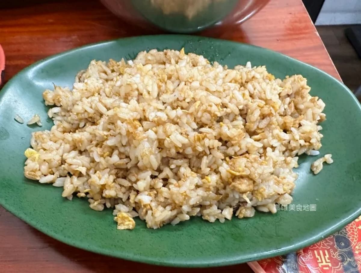Google網評4.4顆星!40元蛋炒飯、牛肉乾拌麵附湯,高雄老字號牛肉麵超佛 Google網評4.4顆星!40元蛋炒飯、牛肉乾拌麵附湯,高雄老字號牛肉麵超佛