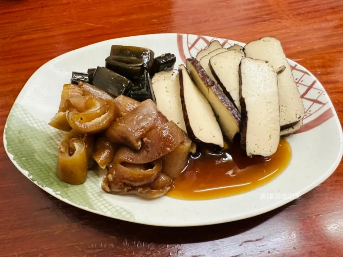 Google網評4.4顆星!40元蛋炒飯、牛肉乾拌麵附湯,高雄老字號牛肉麵超佛 Google網評4.4顆星!40元蛋炒飯、牛肉乾拌麵附湯,高雄老字號牛肉麵超佛