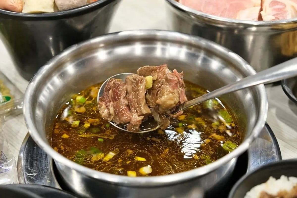 180元吃到飽!台南4.7星好評「高CP值火鍋」,肉燥飯、炸物、飲品無限吃 180元吃到飽!台南4.7星好評「高CP值火鍋」,肉燥飯、炸物、飲品無限吃