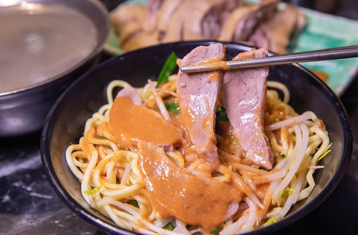 24小時都能吃!桃園廟口「老字號鴨肉」飄香50年,鴨腿沾獨門味噌醬太銷魂 24小時都能吃!桃園廟口「老字號鴨肉」飄香50年,鴨腿沾獨門味噌醬太銷魂