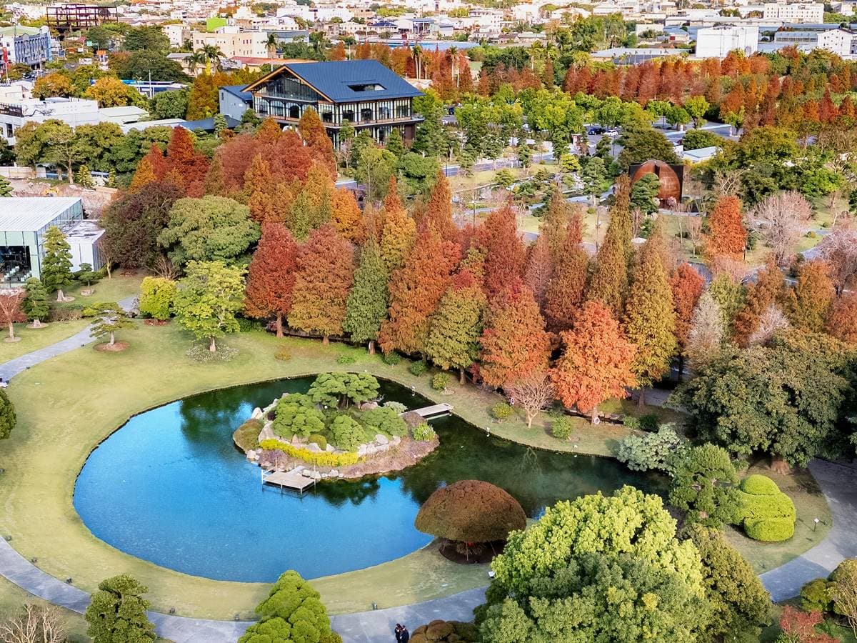 台版兼六園紫色花海來襲!中部最美「許願藤花園」在這,連假兒童免費入園 生肖屬「蛇」免費入園!全台15個「遊樂園、景點」門票優惠,過年走春必看