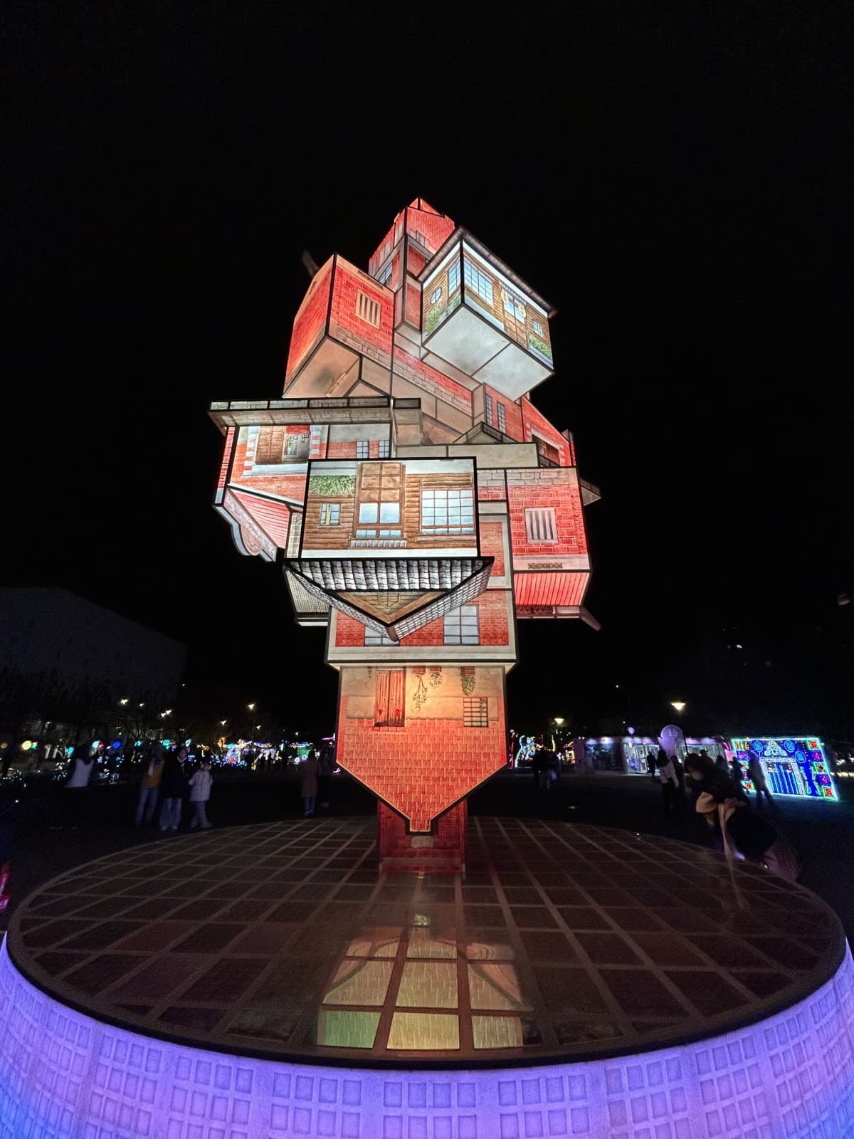 2025台灣燈會在桃園試營運!「城市聚光燈」燈區作品「家」好評吸睛 2025台灣燈會在桃園試營運!「城市聚光燈」燈區作品「家」好評吸睛