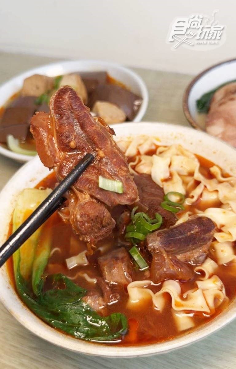 連2年得獎!團購賣翻「番茄牛肉麵」肉多又大塊,1CM厚叉燒豚骨拉麵也必買 連2年得獎!團購賣翻「番茄牛肉麵」肉多又大塊,1CM厚叉燒豚骨拉麵也必買