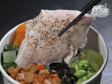 少點鹽購買任一餐盒送舒肥雞胸