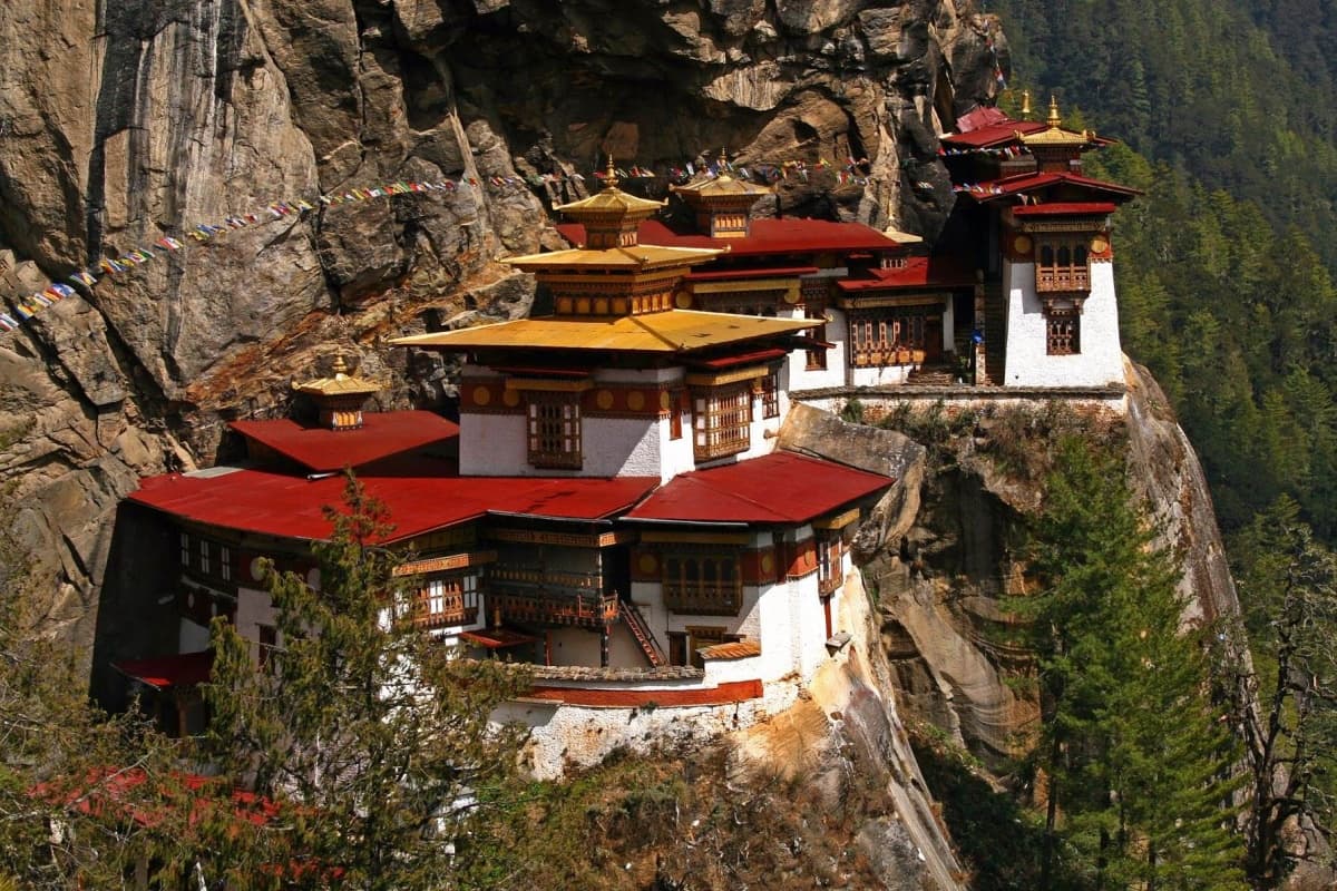 高雄旅展週末登場!日韓賞櫻最低免3萬、直飛不丹省1萬,加碼樂園飯店限時優惠 高雄旅展週末登場!日韓賞櫻最低免3萬、直飛不丹省1萬,加碼樂園飯店限時優惠