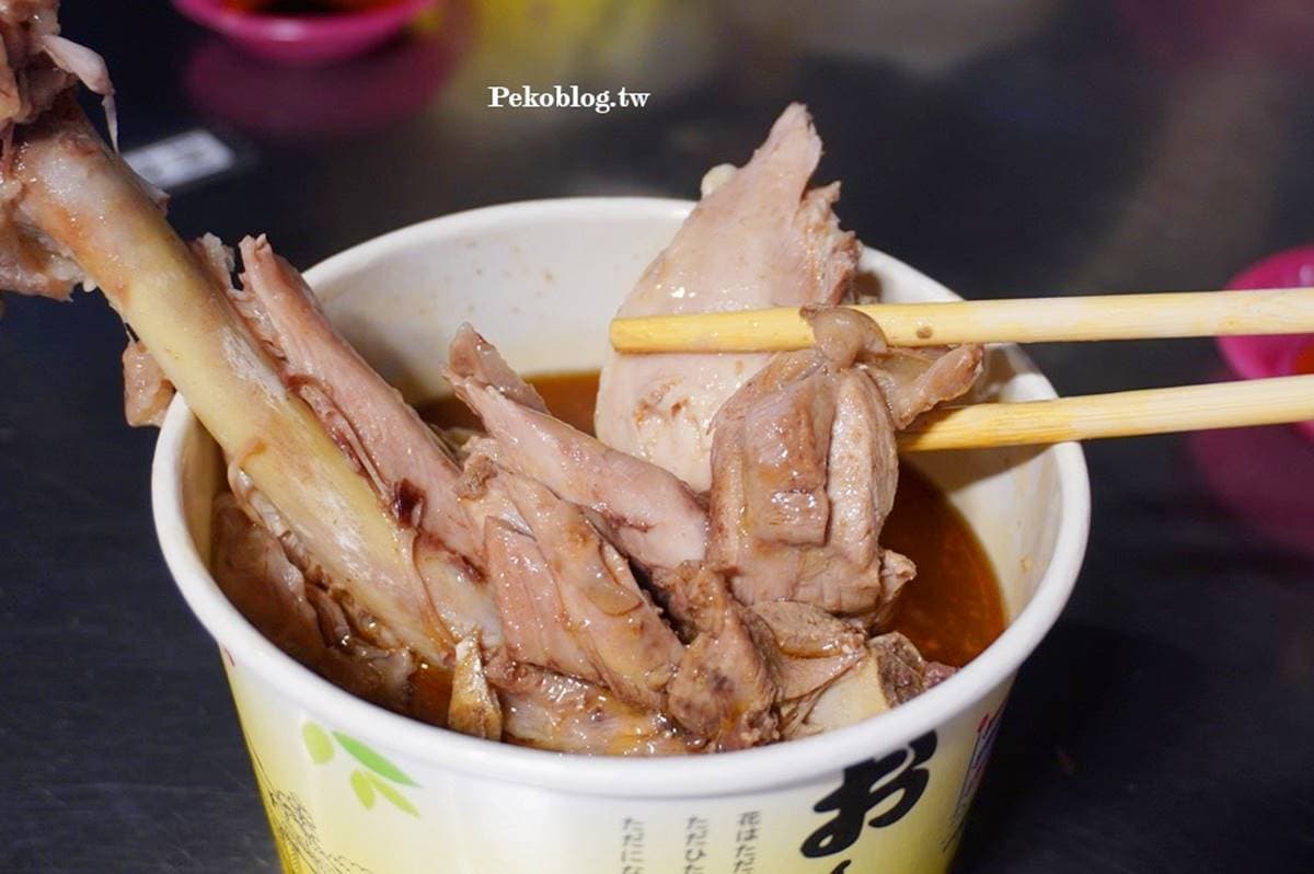 湳雅夜市美食TOP 10,解鎖板橋宵夜大本營!必吃麻油雞、和牛滷肉飯 湳雅夜市美食推薦:王記好吃麻油雞