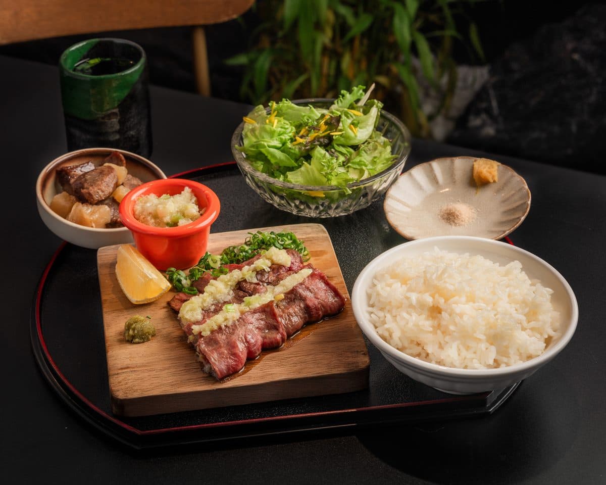 380元起爽嗑「牛舌套餐」!台北高CP值隱藏燒肉店,牛舌、白飯、湯品無限續 380元起爽嗑「牛舌套餐」!台北高CP值隱藏燒肉店,牛舌、白飯、湯品無限續