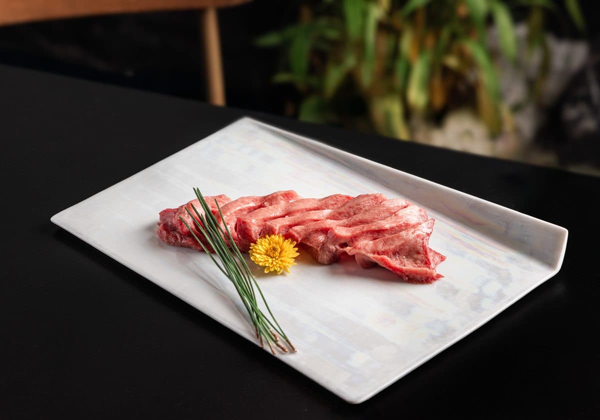 380元起爽嗑「牛舌套餐」!台北高CP值隱藏燒肉店,牛舌、白飯、湯品無限續 380元起爽嗑「牛舌套餐」!台北高CP值隱藏燒肉店,牛舌、白飯、湯品無限續