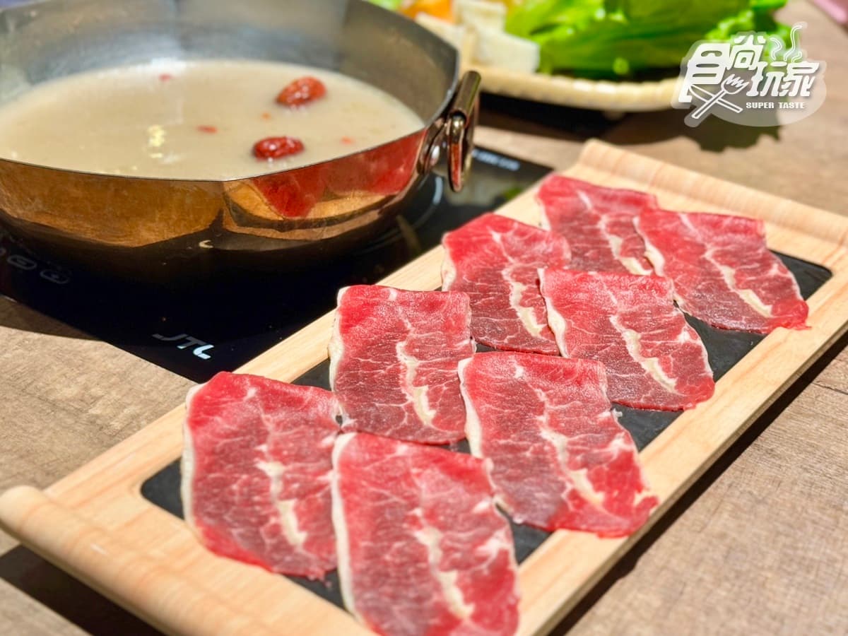 最低292元!4.9星「火鍋吃到飽」20款小農時蔬、蔬果麵、草莓冰任吃,加碼送白蝦 最低292元!4.9星「火鍋吃到飽」20款小農時蔬、蔬果麵、草莓冰任吃,加碼送白蝦