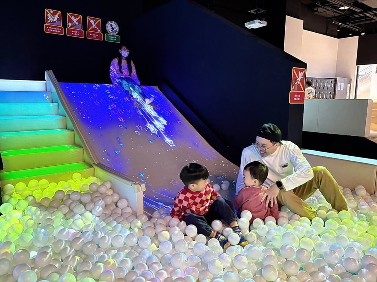 【新開幕】新北就有「兒童版teamLab」光影遊樂園!1大1小最低只要280元 【新開幕】新北就有「兒童版teamLab」光影遊樂園!1大1小最低只要280元