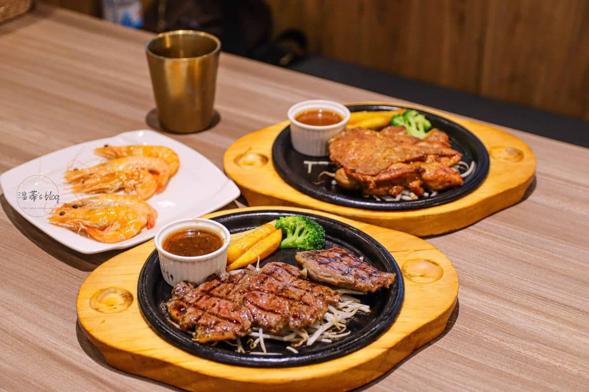 280元排餐+自助吧吃到飽!4.9星「高CP值牛排店」,咖哩飯、濃湯、水果無限夾 280元排餐+自助吧吃到飽!4.9星「高CP值牛排店」,咖哩飯、濃湯、水果無限夾