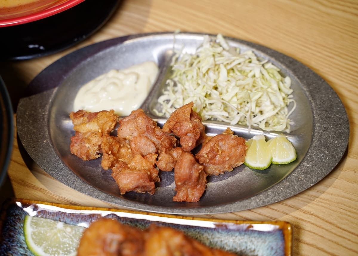 小菜、飲品無限續到飽!超狂「平價日式拉麵」最低170元,必嗑豚骨叉燒、唐揚雞 小菜、飲品無限續到飽!超狂「平價日式拉麵」最低170元,必嗑豚骨叉燒、唐揚雞