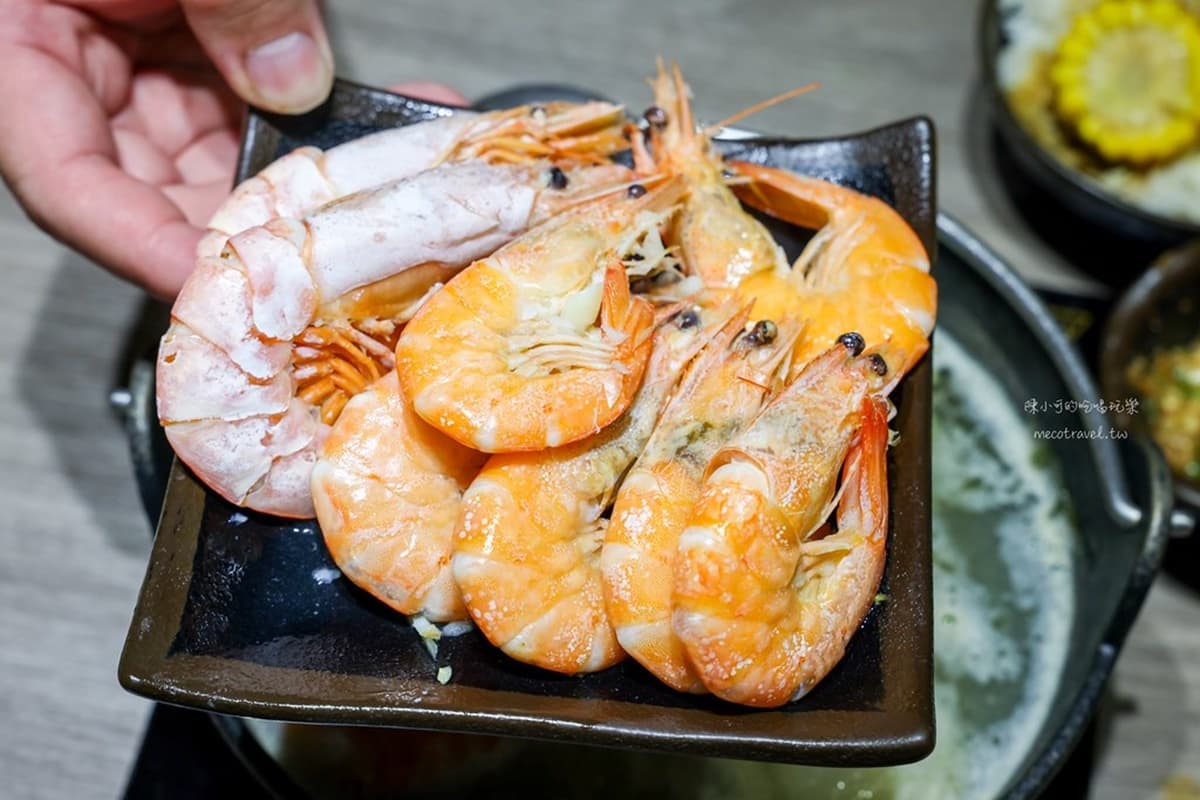 299元起暢吃!超狂「石頭火鍋吃到飽」爽嗑30款鍋料、咖哩飯,必點泡澡牛奶熊 299元起暢吃!超狂「石頭火鍋吃到飽」爽嗑30款鍋料、咖哩飯,必點泡澡牛奶熊