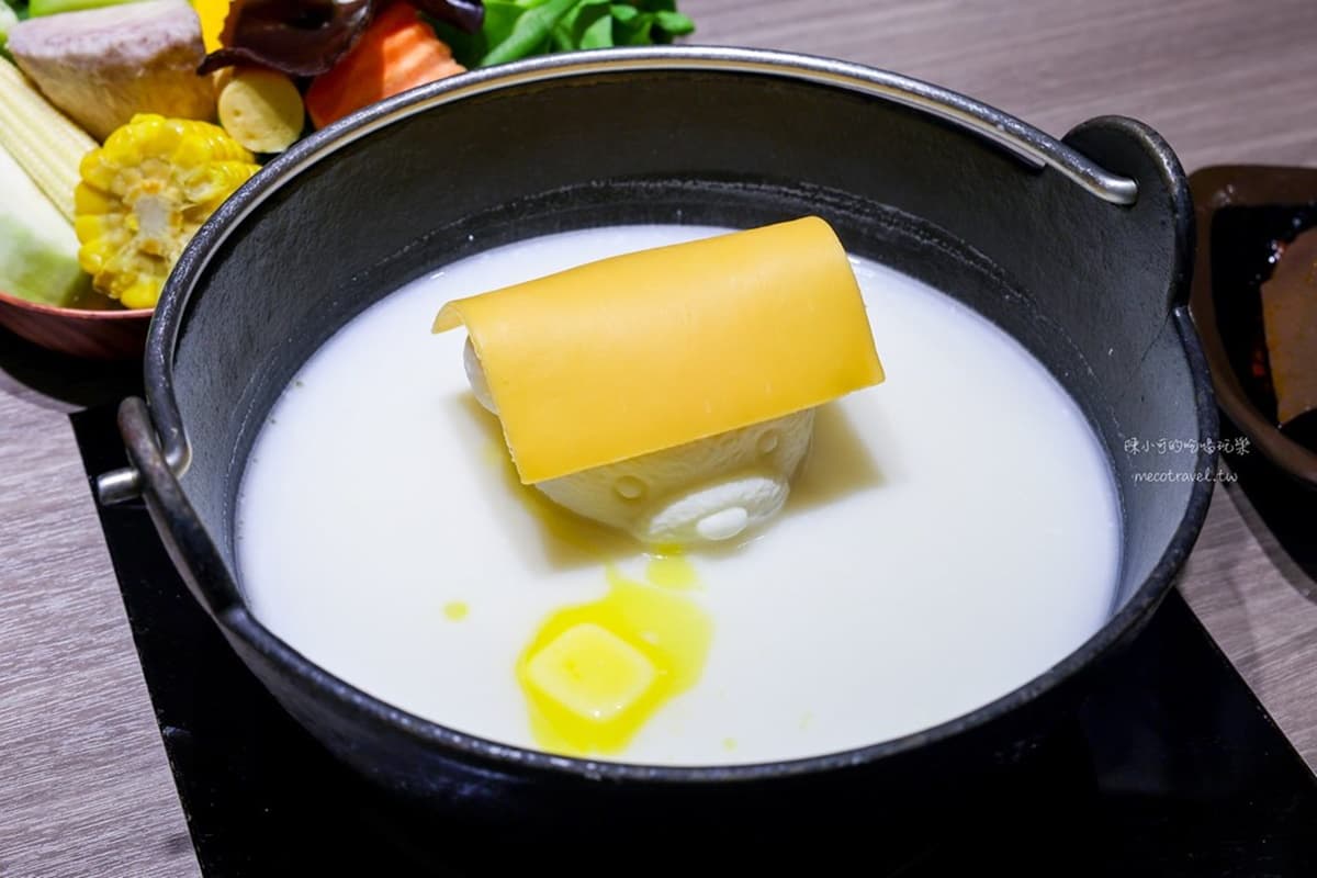 299元起暢吃!超狂「石頭火鍋吃到飽」爽嗑30款鍋料、咖哩飯,必點泡澡牛奶熊 299元起暢吃!超狂「石頭火鍋吃到飽」爽嗑30款鍋料、咖哩飯,必點泡澡牛奶熊