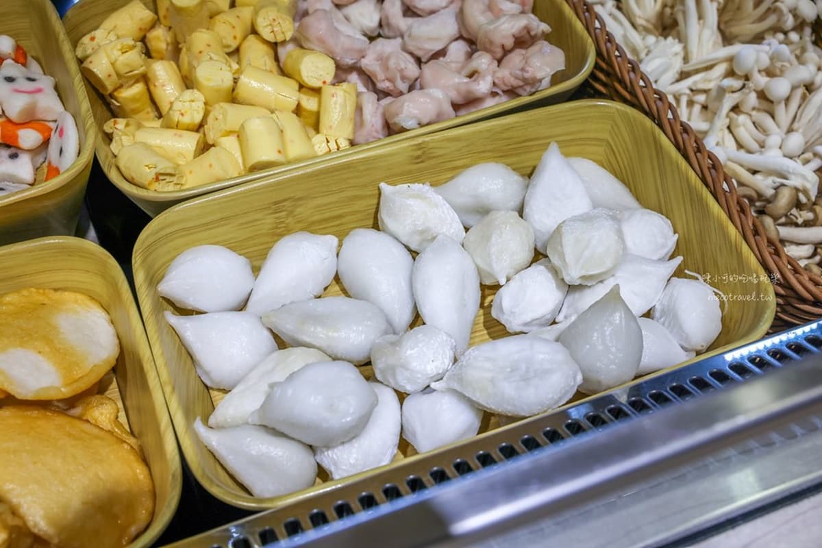 299元起暢吃!超狂「石頭火鍋吃到飽」爽嗑30款鍋料、咖哩飯,必點泡澡牛奶熊 299元起暢吃!超狂「石頭火鍋吃到飽」爽嗑30款鍋料、咖哩飯,必點泡澡牛奶熊
