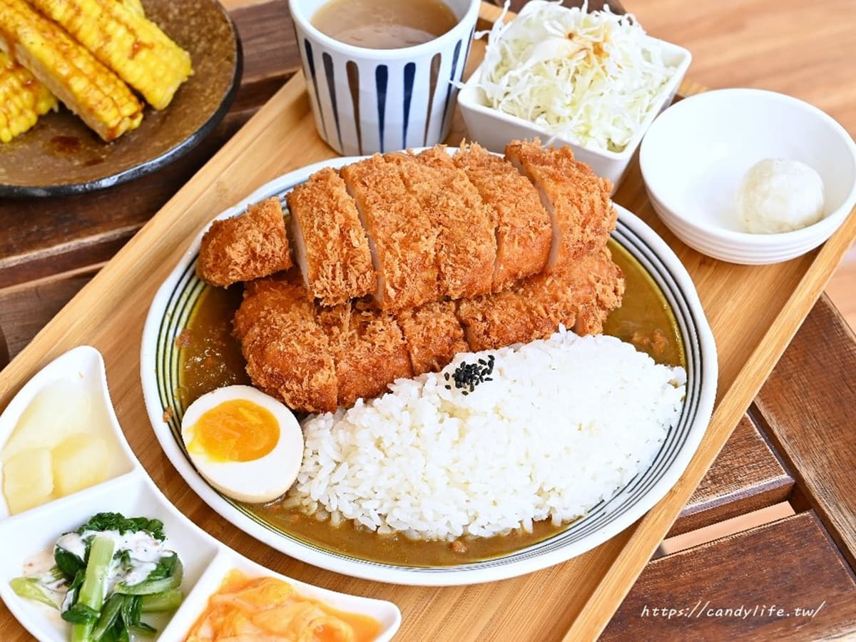 免費續飯湯、加高麗菜!台中首間「巨無霸炸豬排」太邪惡,狂嗑4公分厚究好豬 免費續飯湯、加高麗菜!台中首間「巨無霸炸豬排」太邪惡,狂嗑4公分厚究好豬
