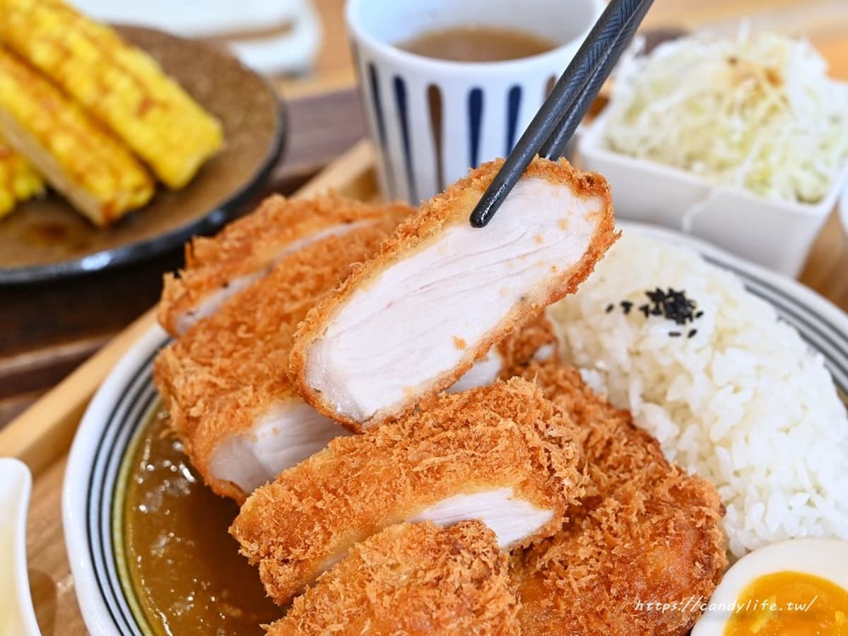 免費續飯湯、加高麗菜!台中首間「巨無霸炸豬排」太邪惡,狂嗑4公分厚究好豬 免費續飯湯、加高麗菜!台中首間「巨無霸炸豬排」太邪惡,狂嗑4公分厚究好豬
