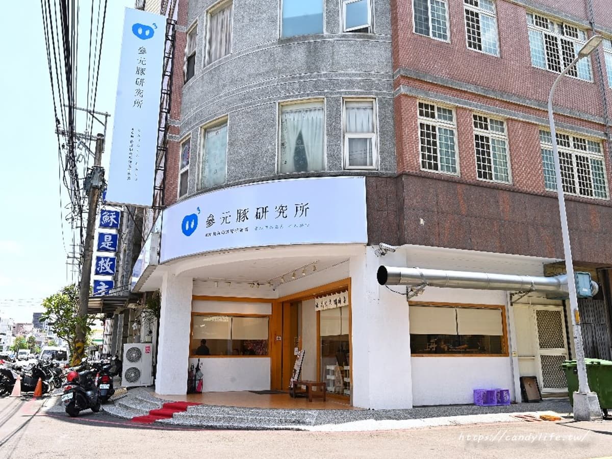 免費續飯湯、加高麗菜!台中首間「巨無霸炸豬排」太邪惡,狂嗑4公分厚究好豬 免費續飯湯、加高麗菜!台中首間「巨無霸炸豬排」太邪惡,狂嗑4公分厚究好豬