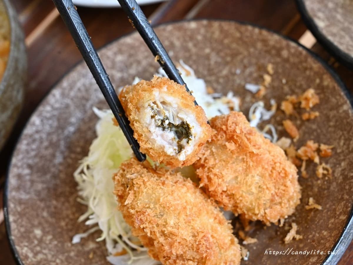 免費續飯湯、加高麗菜!台中首間「巨無霸炸豬排」太邪惡,狂嗑4公分厚究好豬 免費續飯湯、加高麗菜!台中首間「巨無霸炸豬排」太邪惡,狂嗑4公分厚究好豬
