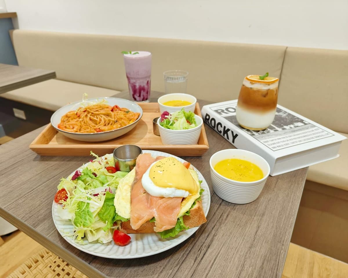 「正濱漁港一日遊」打卡彩虹屋+熱狗舖公車站,附周邊景點美食攻略 「正濱漁港一日遊」打卡彩虹屋+熱狗舖公車站,附周邊景點美食攻略
