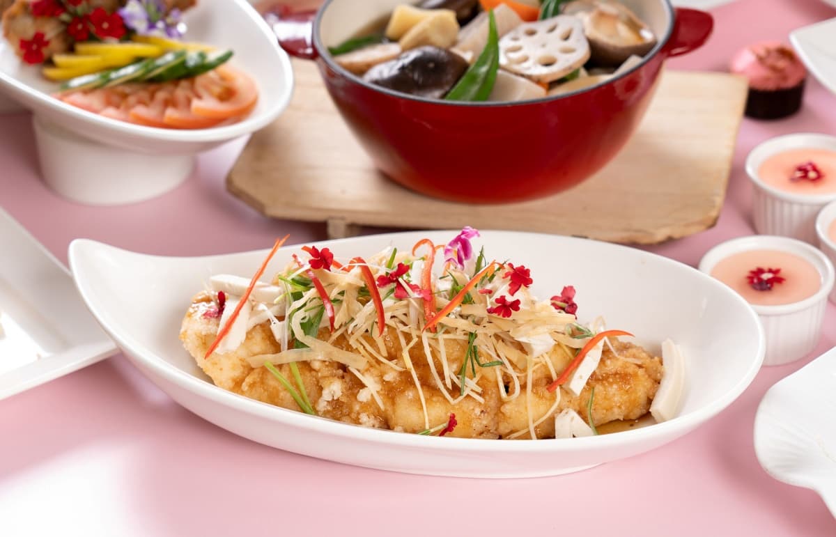 吃到飽第2人半價!高雄樂園飯店「櫻花美食饗宴」,晚餐每人只要578元起 吃到飽第2人半價!高雄樂園飯店「櫻花美食饗宴」,晚餐每人只要578元起
