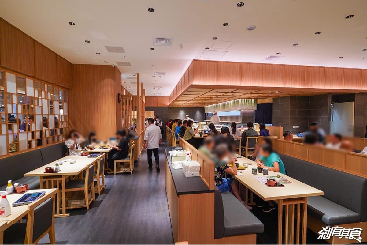 70款壽司+生魚片無限吃!「日本壽司名店」推吃到飽,還有炸物、燒烤自助吧 台中壽司推薦:70款壽司、自助吧任吃