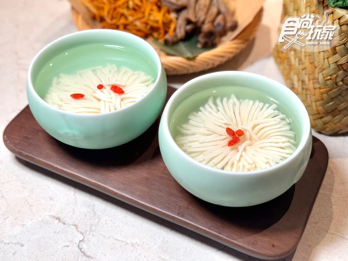 4.9星「高CP值火鍋」插旗中山!10大必點+煲仔飯火焰秀,還有冰粉DIY吃到飽 4.9星「高CP值火鍋」插旗中山!10大必點+煲仔飯火焰秀,還有冰粉DIY吃到飽