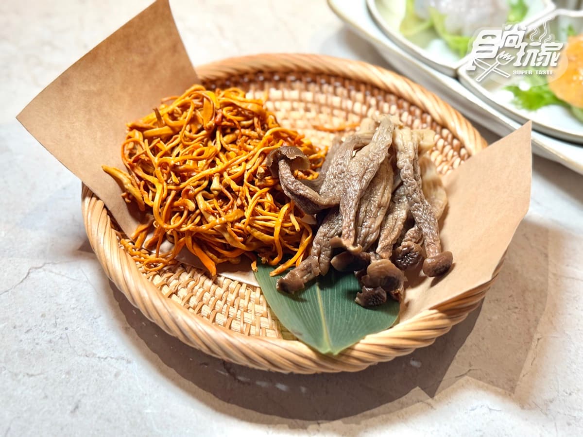 4.9星「高CP值火鍋」插旗中山!10大必點+煲仔飯火焰秀,還有冰粉DIY吃到飽 4.9星「高CP值火鍋」插旗中山!10大必點+煲仔飯火焰秀,還有冰粉DIY吃到飽