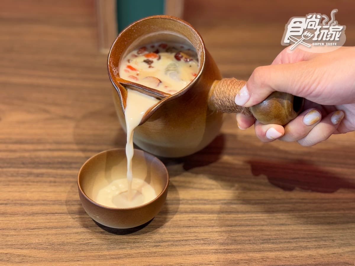 4.9星「高CP值火鍋」插旗中山!10大必點+煲仔飯火焰秀,還有冰粉DIY吃到飽 4.9星「高CP值火鍋」插旗中山!10大必點+煲仔飯火焰秀,還有冰粉DIY吃到飽