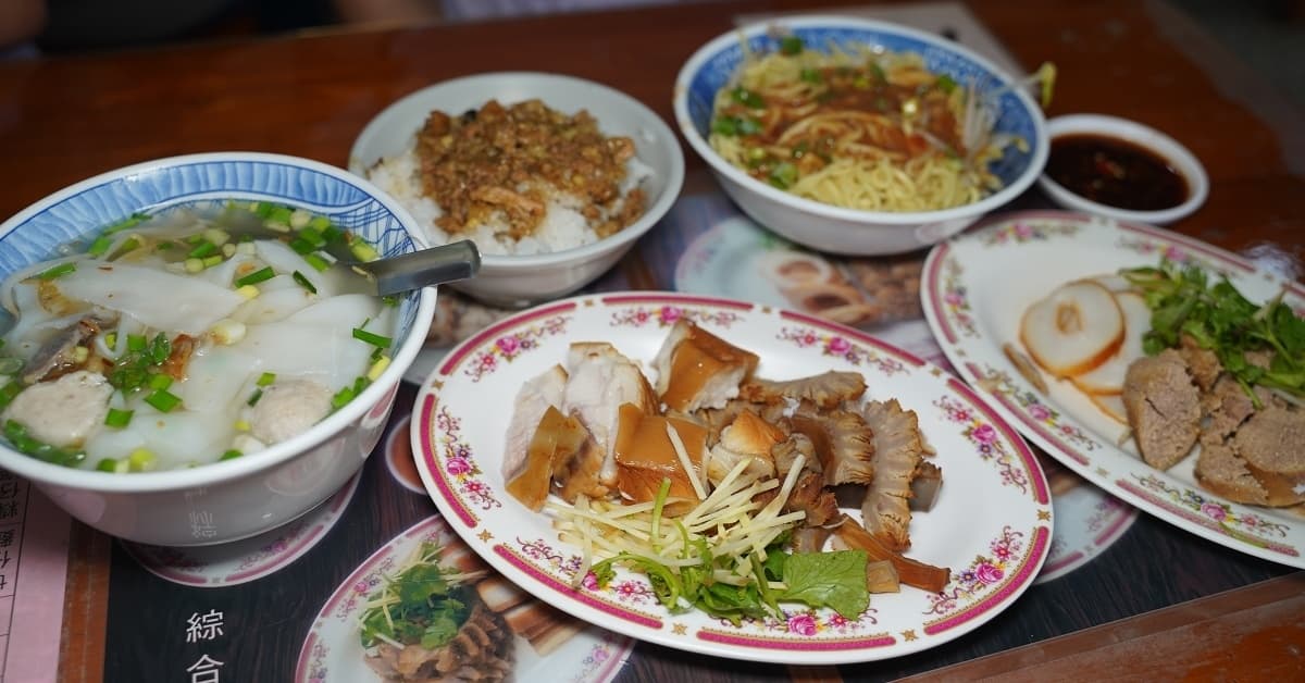 2026蘇澳小吃名單!蘇澳美食TOP20:現撈海鮮、隱藏版小吃、特色咖啡廳全攻略 蘇澳美食8|阿英小吃部:港邊限定煙燻魚雜