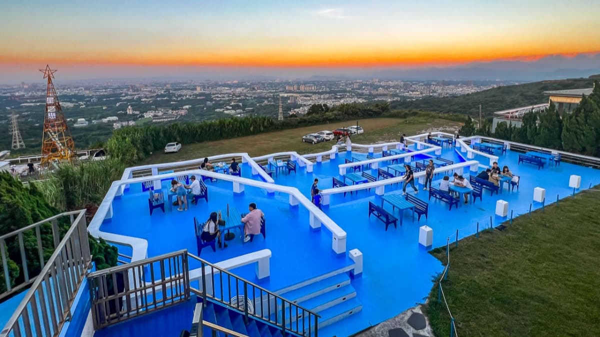 白圍牆地中海景觀咖啡餐廳 img